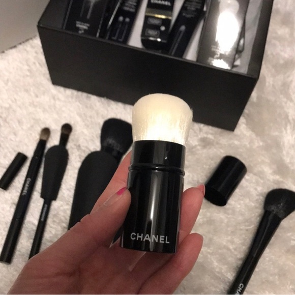 Chanel brushes . Brand new . 7 total brushes - Picture 3 of 8